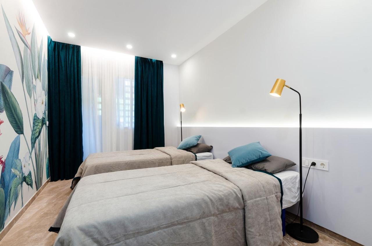 شقة Luxury Blue Coast Seaside Retreat ماربيا المظهر الخارجي الصورة
