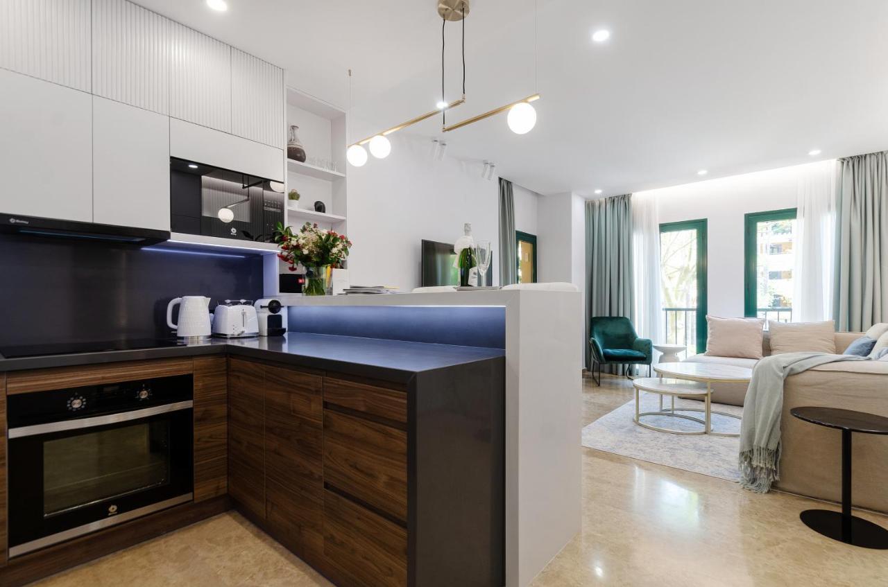 شقة Luxury Blue Coast Seaside Retreat ماربيا المظهر الخارجي الصورة