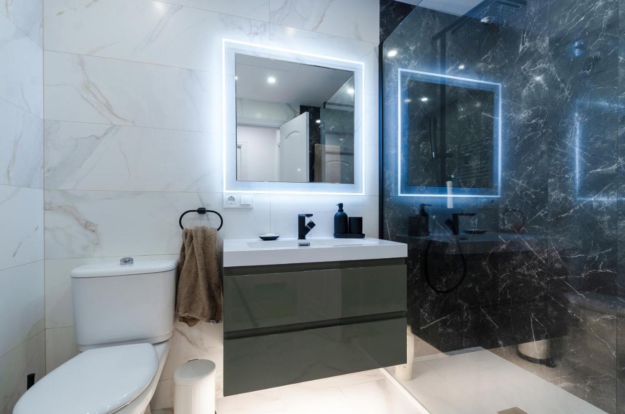 شقة Luxury Blue Coast Seaside Retreat ماربيا المظهر الخارجي الصورة