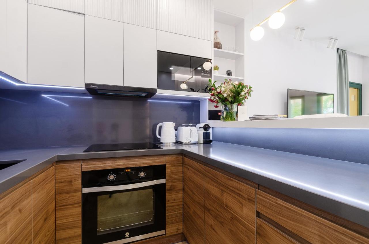 شقة Luxury Blue Coast Seaside Retreat ماربيا المظهر الخارجي الصورة