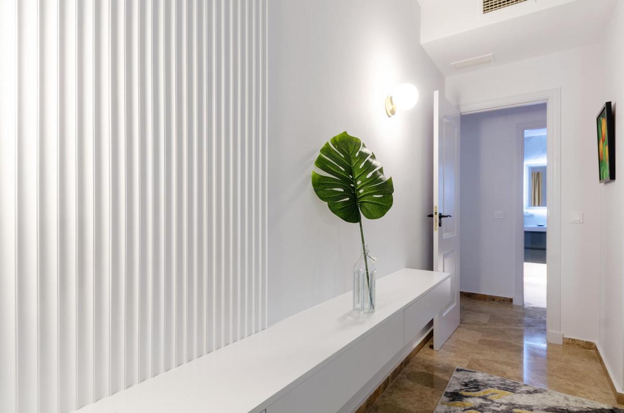 شقة Luxury Blue Coast Seaside Retreat ماربيا المظهر الخارجي الصورة