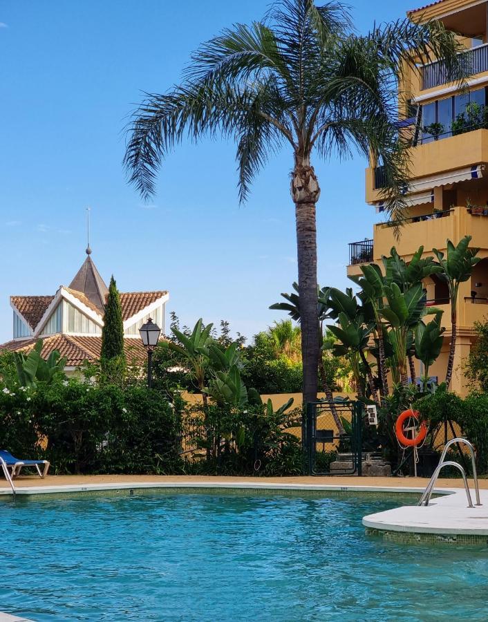شقة Luxury Blue Coast Seaside Retreat ماربيا المظهر الخارجي الصورة